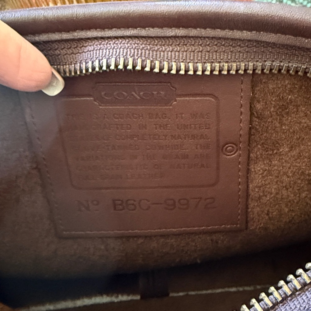 Elegant Brown Leather Zip Top Clutch - Picture 3 of 6